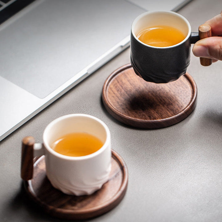 Håndlavet retro keramisk kaffekrus: elegant design, grøn farve, ergonomisk håndtag, høj kvalitet og holdbart.