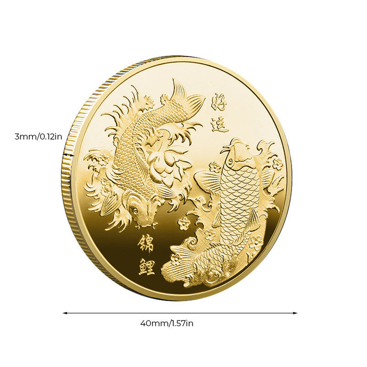 Feng Shui Lykke Mønt i Guld, med to Koi-karper og 12 stjernetegn, amulet til pung for held og velstand.