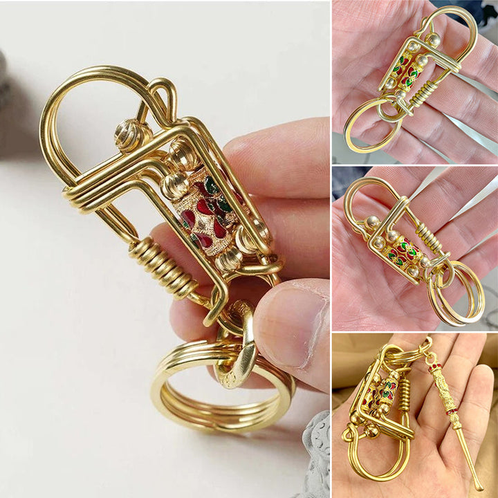 Gylden rustfri messing nøglering, skinnende og elegant smykke, fremhæver din stil på tasker og tøj.