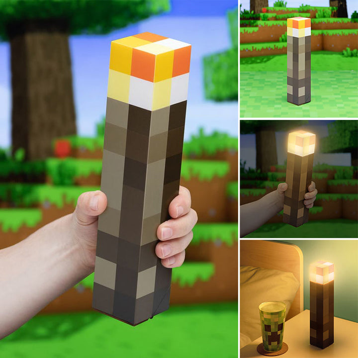 LED Minecraft Torch Lampe med en spilfigur, der holder lampen op og skaber en magisk atmosfære i dit rum.