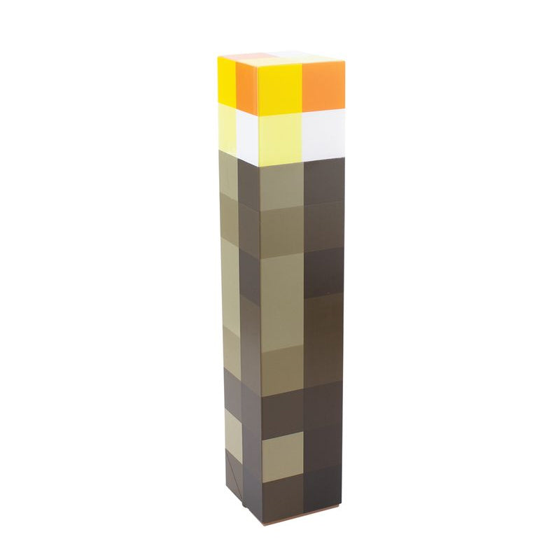 LED Minecraft Torch Lampe med en spilfigur, der holder lampen op og skaber en magisk atmosfære i dit rum.