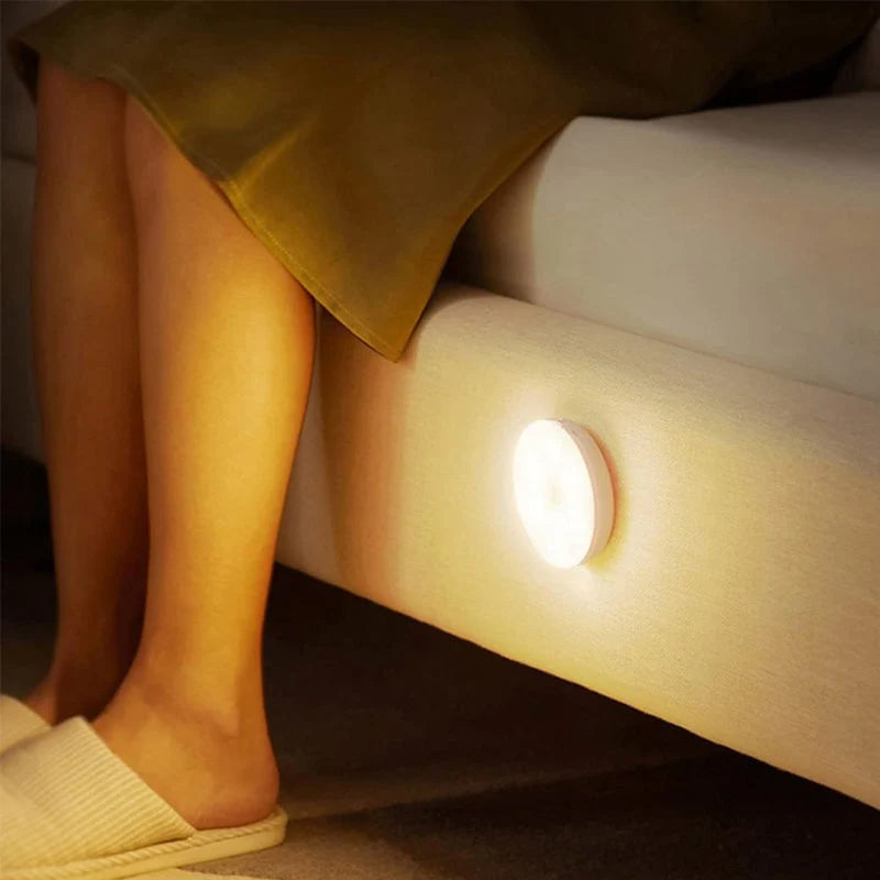 Smart LED-lys, rund form, bevægelsessensor, energieffektiv, multifunktionel, klart lys, indendørs.