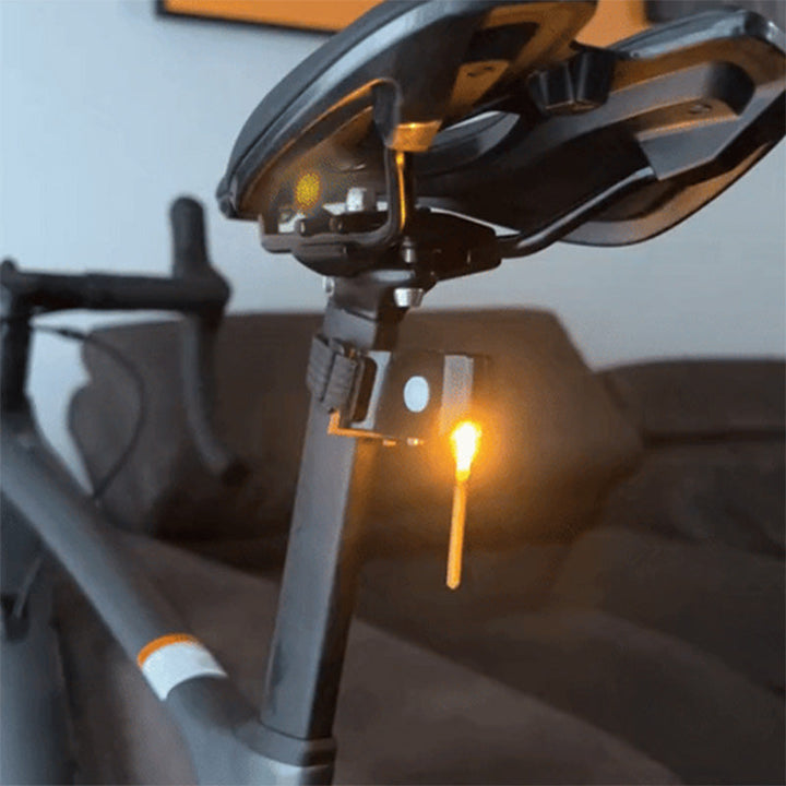 LED cykellygte til cykelbagende, rund og kompakt, sort kabinet med 40 lumen lysstyrke, perfekt til sikker cykling.