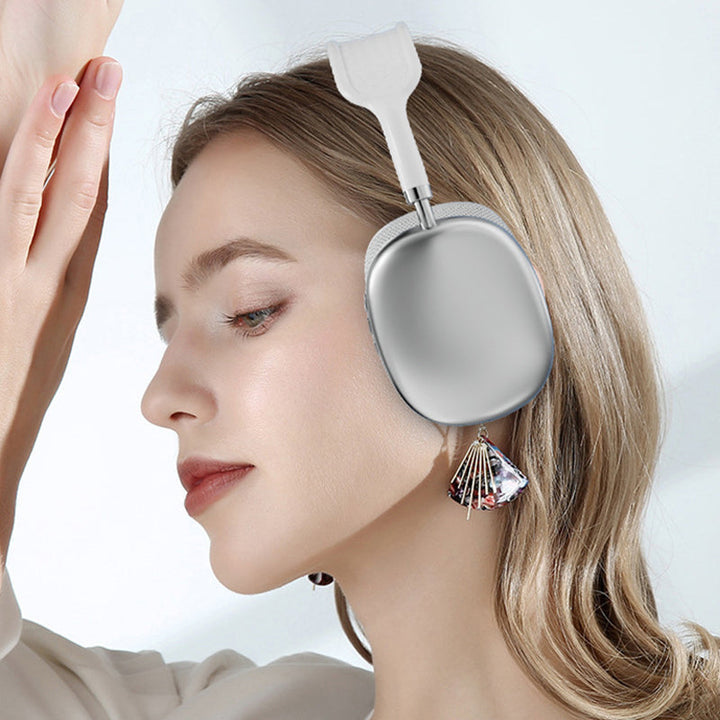 Trådløse komfortable over-ear Bluetooth-hovedtelefoner, stilfuldt sort design, bløde ørepuder, kraftfuld lydgengivelse.