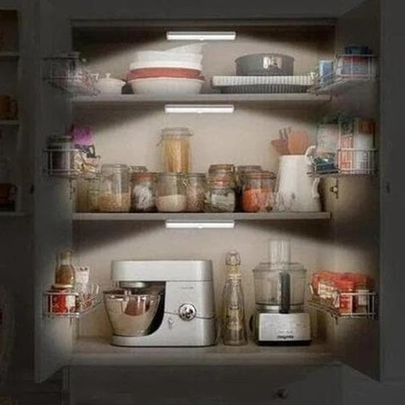 Bevægelsessensor LED-lampe med aluminiumskabinet, hvid eller varm hvid, velegnet til mørke rum i dit hjem.