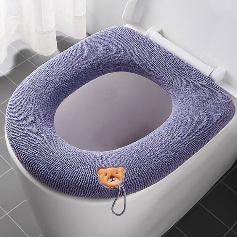 Varmt polyester toiletbræt-betræk i lysegrå, blødt og behageligt anbefalet til vinterbrug.