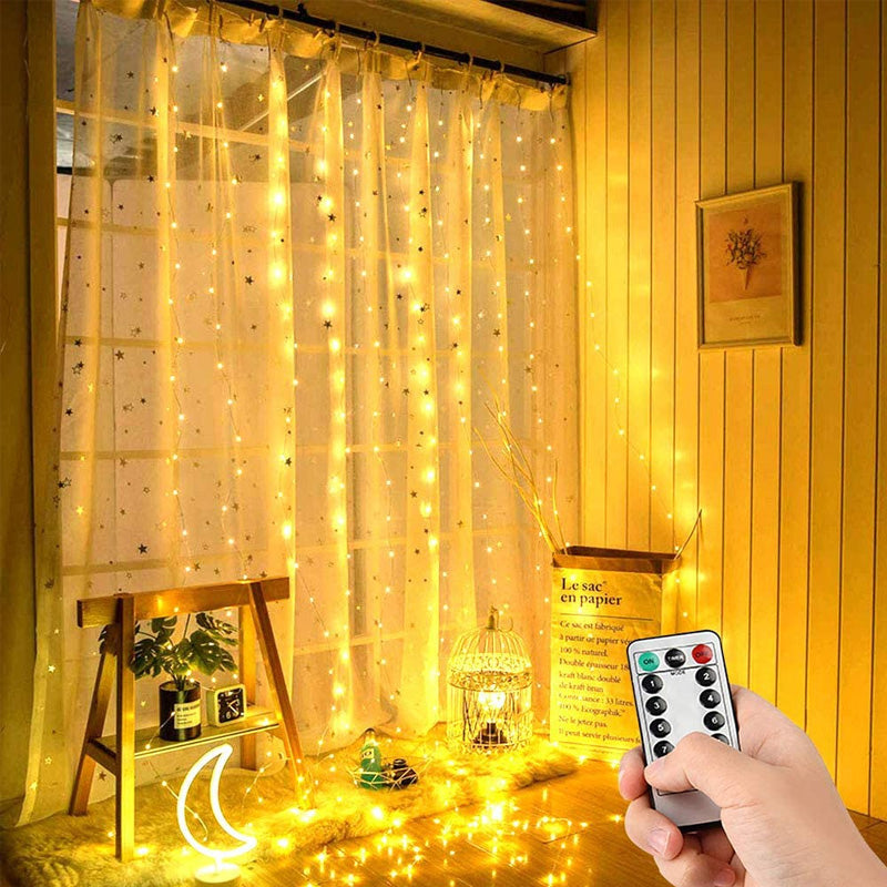 Varm hvid LED gardinlys, 120 LED, til dekoration og stemningsbelysning både indendørs og udendørs.
