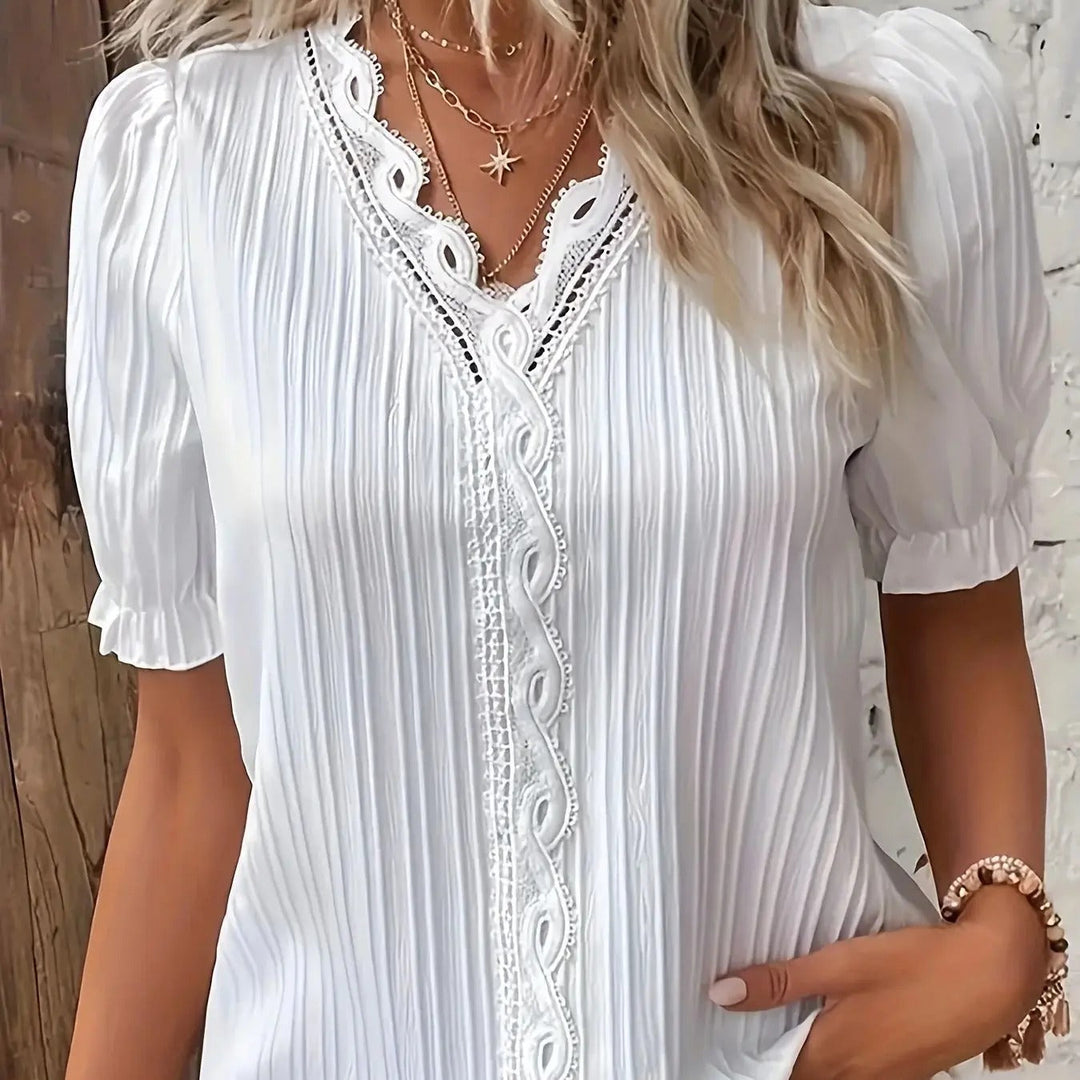 Dame plus-størrelse kortærmet top, afslappet pasform, ensfarvet, elegant stil.