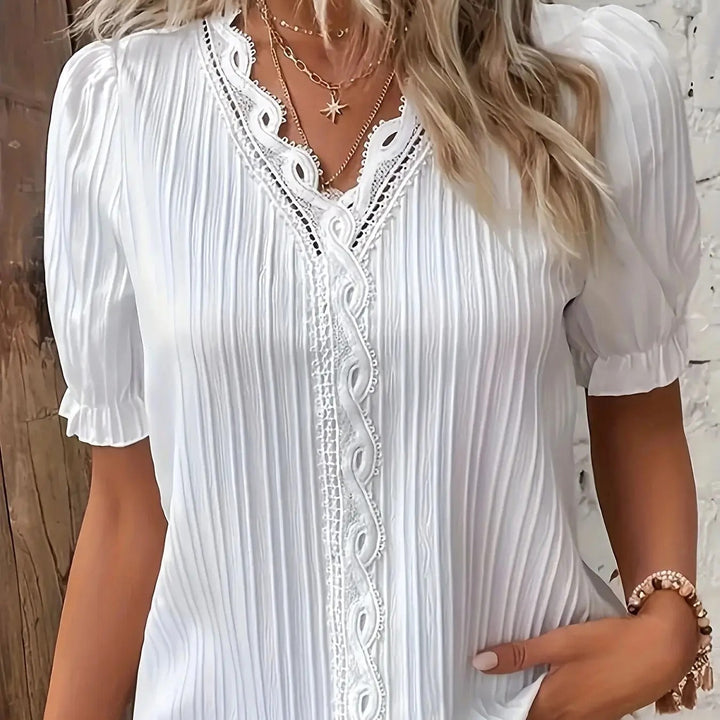 Dame plus-størrelse kortærmet top, afslappet pasform, ensfarvet, elegant stil.