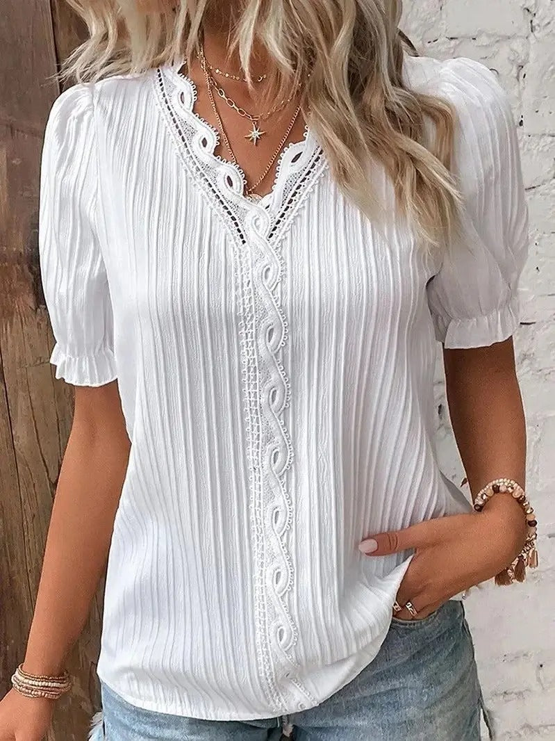 Dame plus-størrelse kortærmet top, afslappet pasform, ensfarvet, elegant stil.