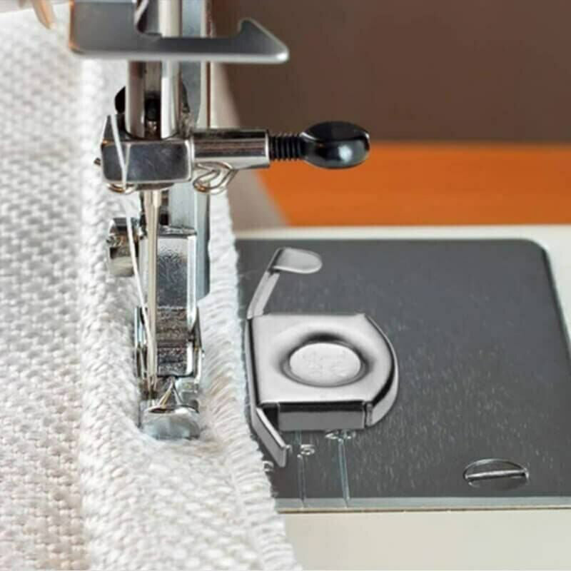 Magnetisk syvejledning til symaskiner, holdbar metalstruktur, robust design, til hjemmesyning og beklædningsindustrien.