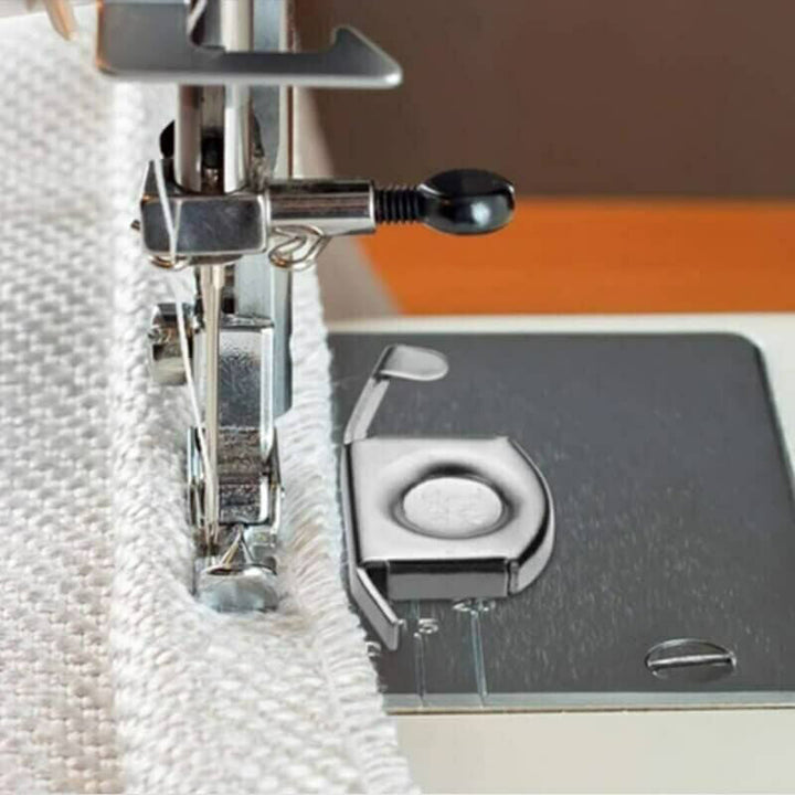 Magnetisk syvejledning til symaskiner, holdbar metalstruktur, robust design, til hjemmesyning og beklædningsindustrien.