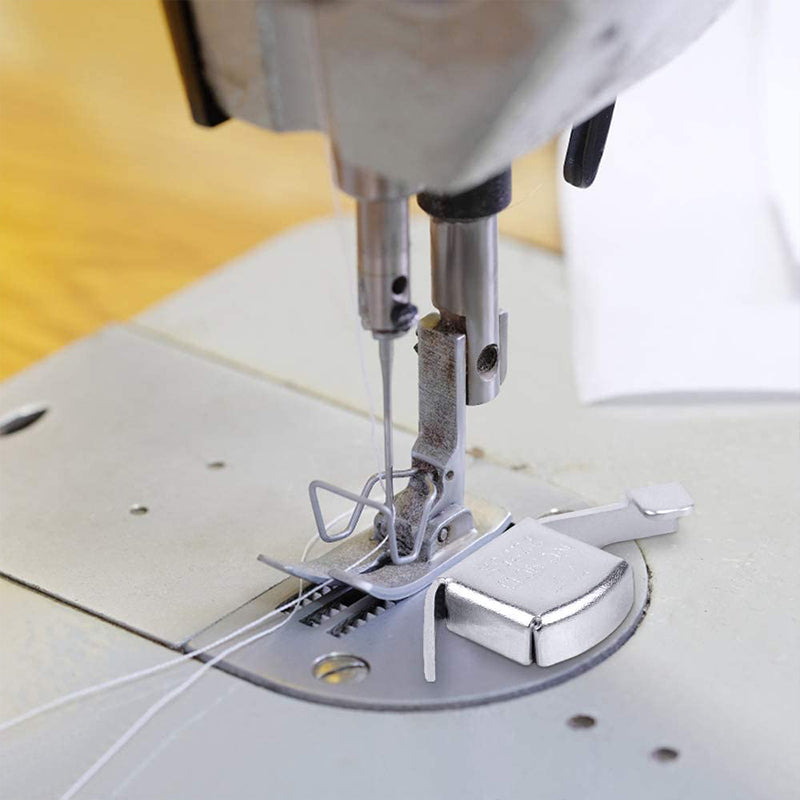 Magnetisk syvejledning til symaskiner, holdbar metalstruktur, robust design, til hjemmesyning og beklædningsindustrien.