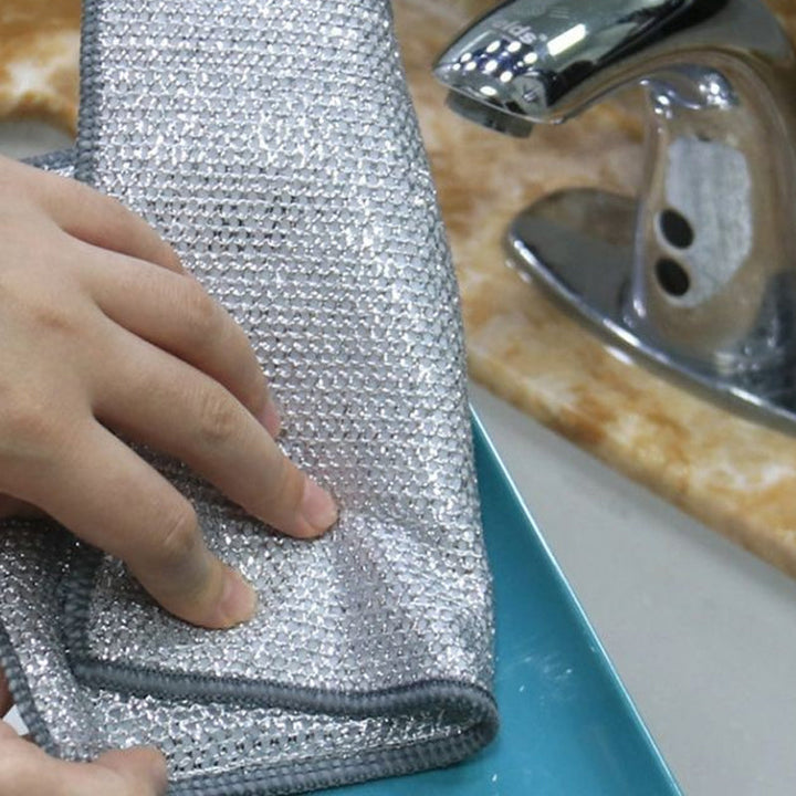 Metallinen keittiörätti timanttikuvioinnilla, monikäyttöinen ja nopeasti kuivuva, sopii märkä- ja kuivakäyttöön.