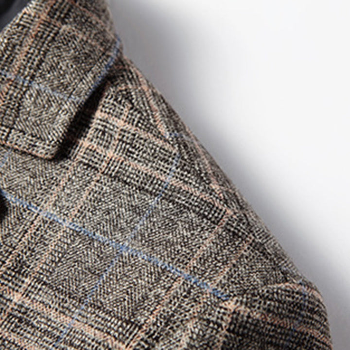 Herre casual blazer med stilfulde revers og knaplukning, broderet mønster med guldtråd, moderne og stilfuldt design.