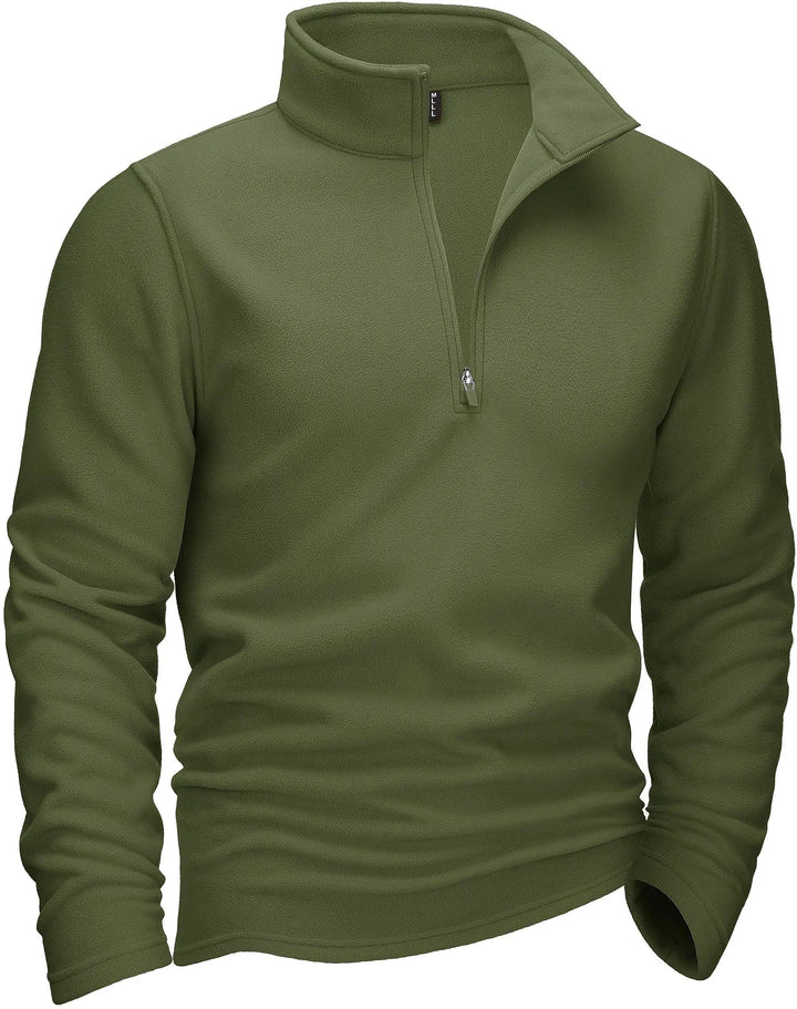 "Miesten harmaa fleece quarter-zip villapaita turtleneckilla, tarjoaen mukavuutta ja tyylikkyyttä kylmiin päiviin."
