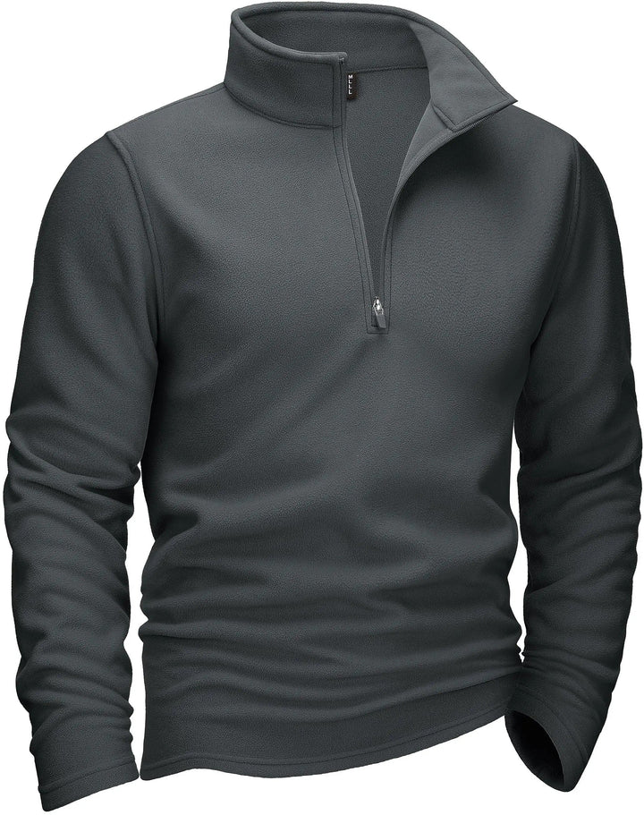 "Miesten harmaa fleece quarter-zip villapaita turtleneckilla, tarjoaen mukavuutta ja tyylikkyyttä kylmiin päiviin."