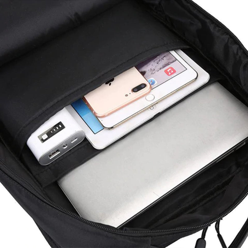 Herre innovativ anti-tyveri rygsæk med USB-port, vandtæt, sort; beskytter og oplader enheder på farten.