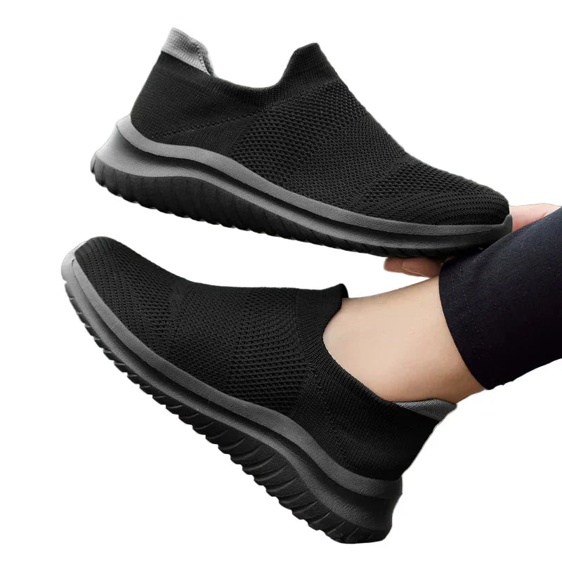 Klassiske høje canvas sneakers til mænd og kvinder, med støttende ankel, slidstærkt og åndbart canvas samt blød sål.