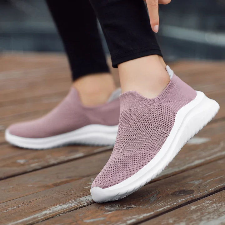 Klassiske høje canvas sneakers til mænd og kvinder, med støttende ankel, slidstærkt og åndbart canvas samt blød sål.