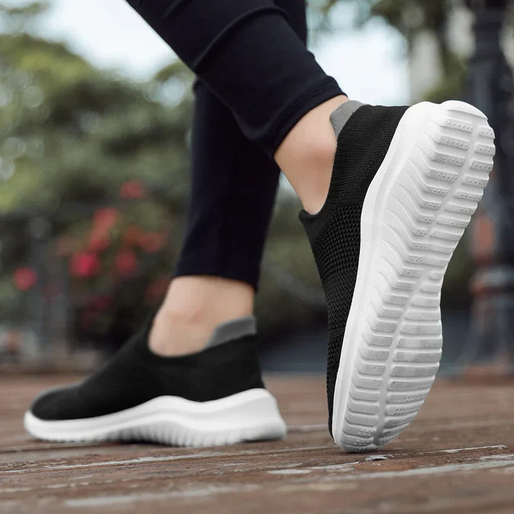 Klassiske høje canvas sneakers til mænd og kvinder, med støttende ankel, slidstærkt og åndbart canvas samt blød sål.