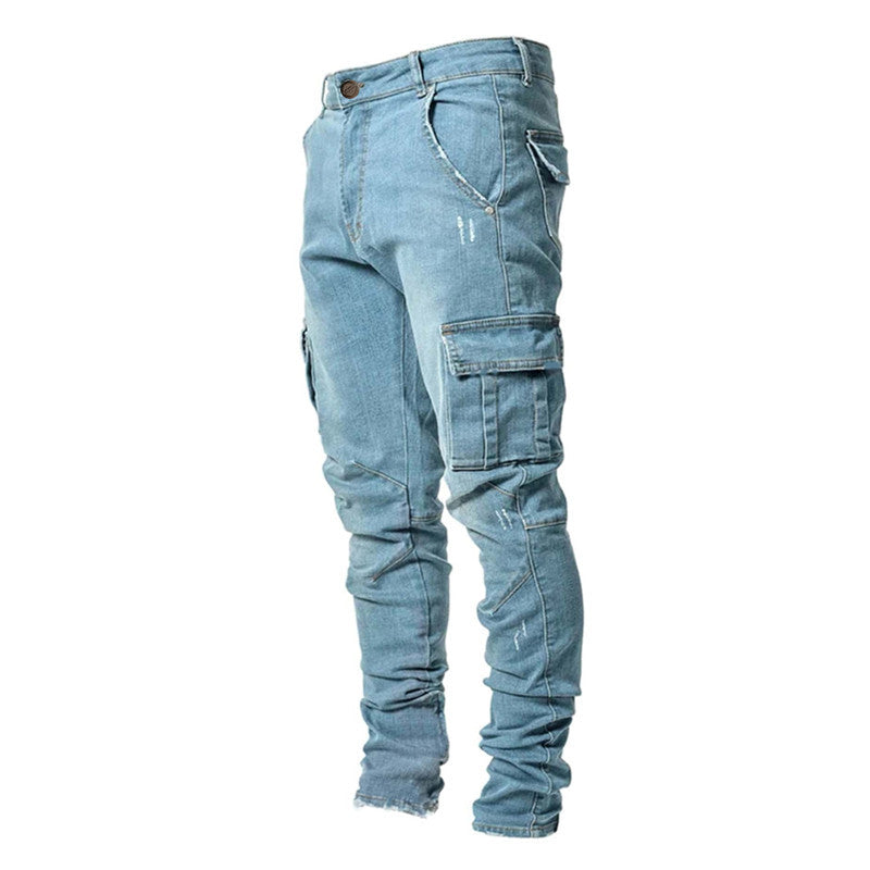 Miesten joustavat cargo-farkut, tummansininen denim, runsailla taskuilla, sopivat rentoon tyyliin ja tarjoavat liikkuvuutta.