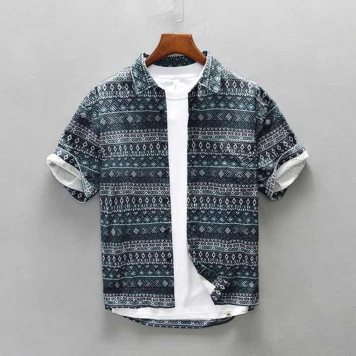 "Miesten kesäpaita vintage-printillä, pehmeä puuvilla, ainutlaatuinen design, lyhyet hihat, täydellinen rentoihin ja muodolli