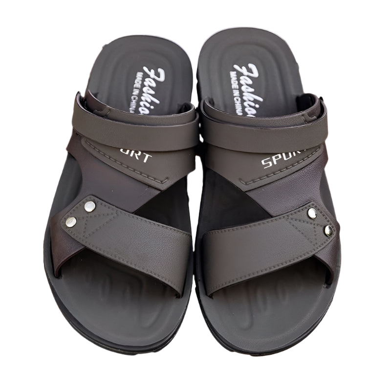 Miesten kesäsandaalit hengittävällä slip-on-muotoilulla, kevyt rakenne ja kestävä ulkopohja rannalle tai ulkoiluun.