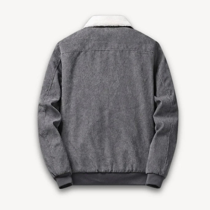 Mænds klassiske fløjlsjakke med sherpafór, rummelige forlommer, beige, forfra, designet til koldt vejr med stil.
