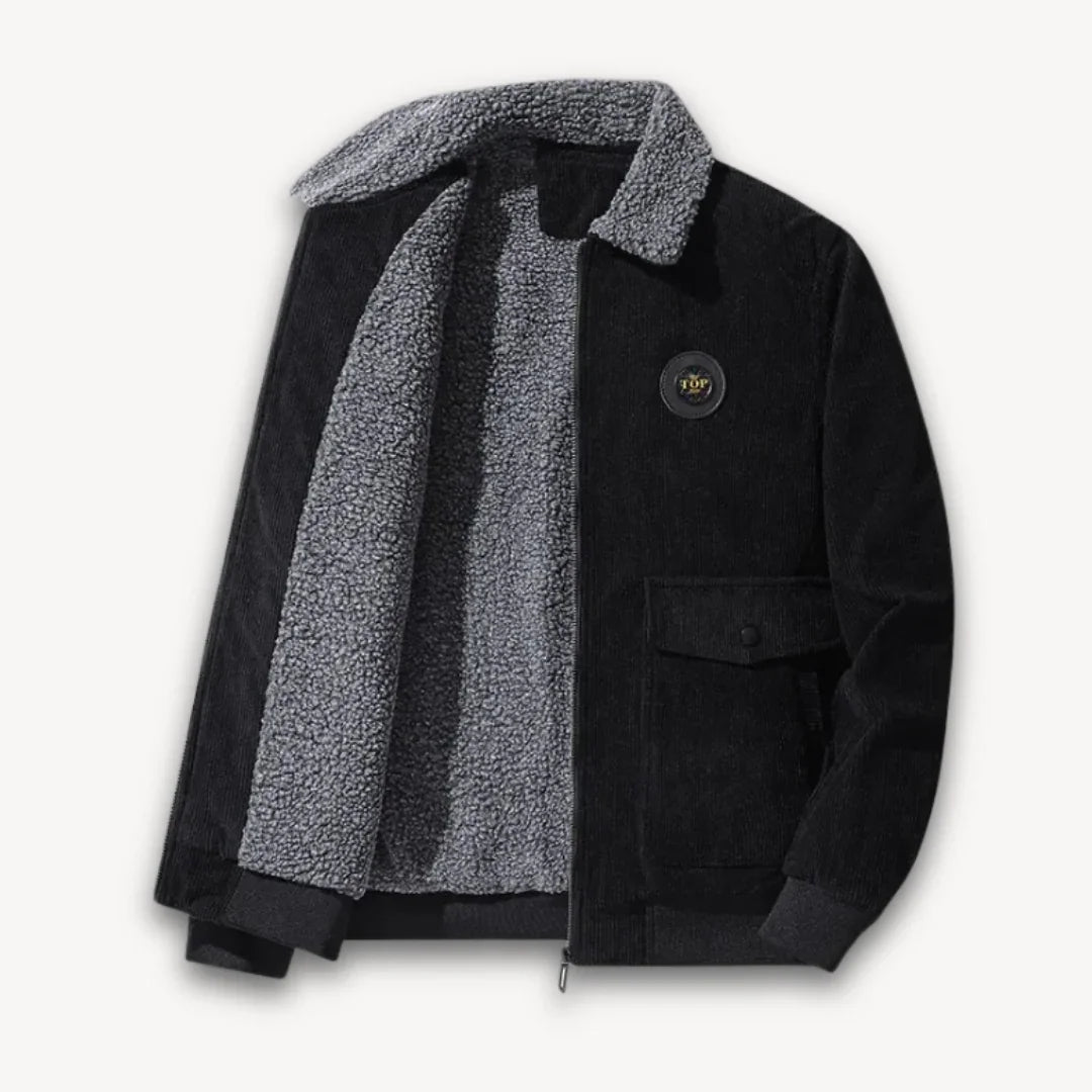 Mænds klassiske fløjlsjakke med sherpafór, rummelige forlommer, grøn, forfra, designet til koldt vejr med stil.
