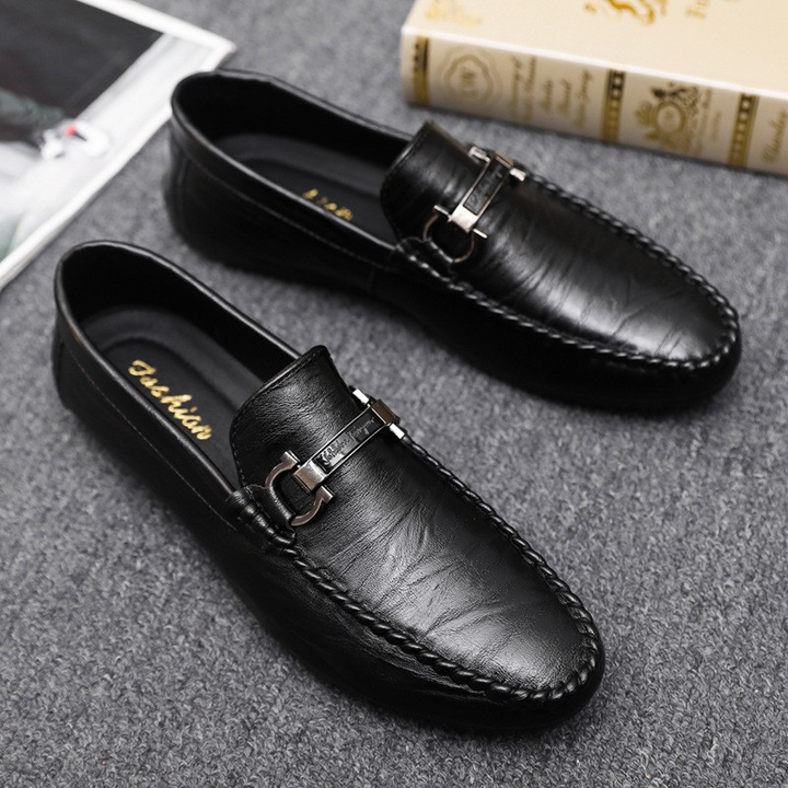 Miesten klassiset loaferit, pehmeä sisävuori, joustava pohja, musta väri, tyylikäs ja mukava muotoilu, sopii arkeen ja juhlaa