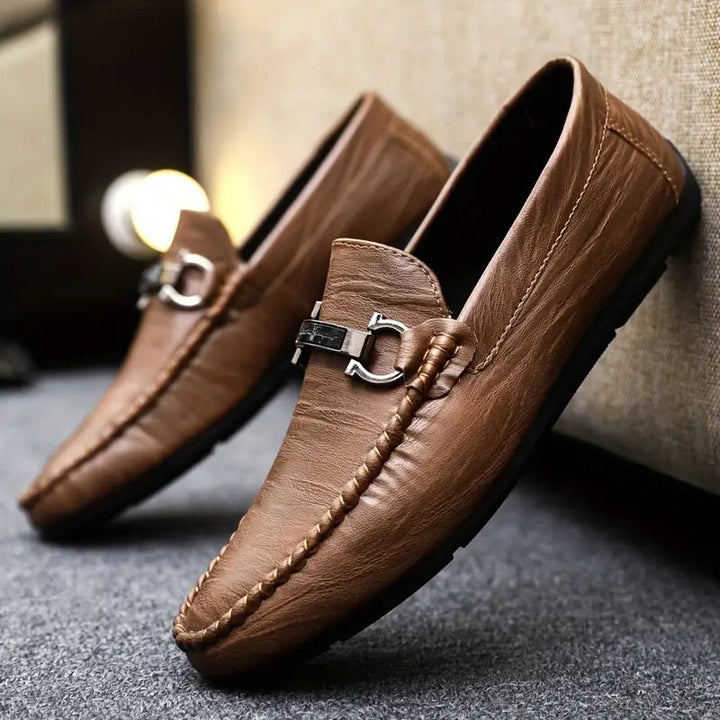 Miesten klassiset loaferit, pehmeä sisävuori, joustava pohja, musta väri, tyylikäs ja mukava muotoilu, sopii arkeen ja juhlaa