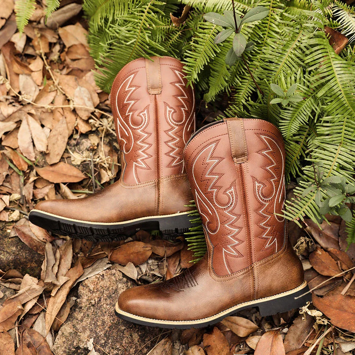 "Miesten korkeat cowboy-saappaat, retrotyylinen nahka, brodeeraus, ruskea sävy, leveä kärki, ajaton look"