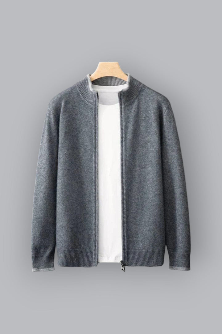 Herre minimalistisk sort jakke med lynlås, strikkede detaljer ved krave og manchetter, stilfuldt design.