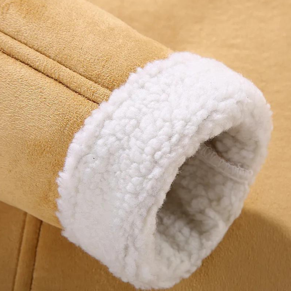 Herre moderne vinterjakke, beige og brun, stilfuld og varm, formtilpasset, perfekt til vintereventyr.