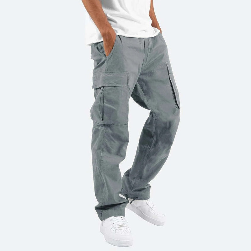 Herre moderne cargo bukser, khakifarvede, med rigelige lommer og smalle ben, alsidigt design.