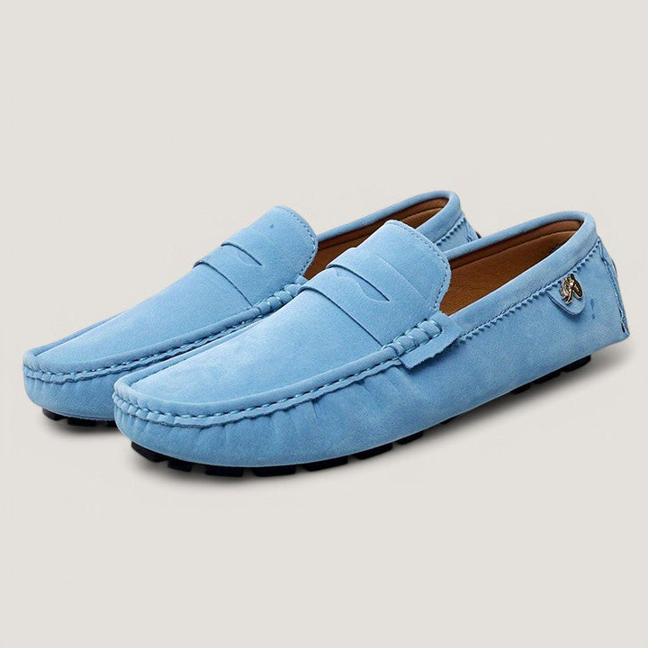 Miesten mokkasiinit hengittävällä kankaalla, pyöreä kärki, ergonominen mukavuus ja tyylikäs design.