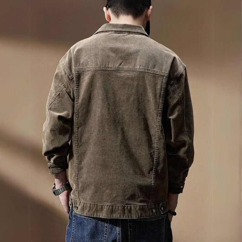 "Miesten mukava khaki corduroy takki, puuvilla-polyesteri, ajaton ja kestävä syksyyn ja talveen."