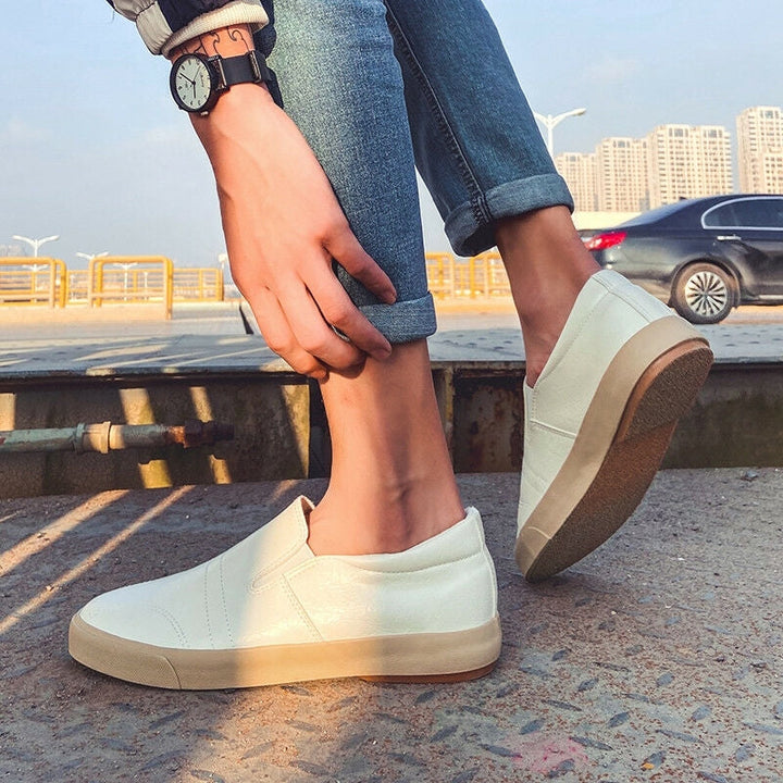 Mænds læder slip-on mokkasiner, stilfuldt design, kvalitetsskind, gummisål, velegnet til hverdagsbrug og fest.