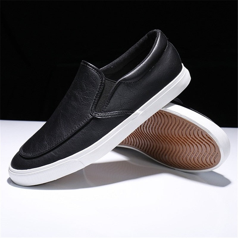 Mænds læder slip-on mokkasiner, stilfuldt design, kvalitetsskind, gummisål, velegnet til hverdagsbrug og fest.