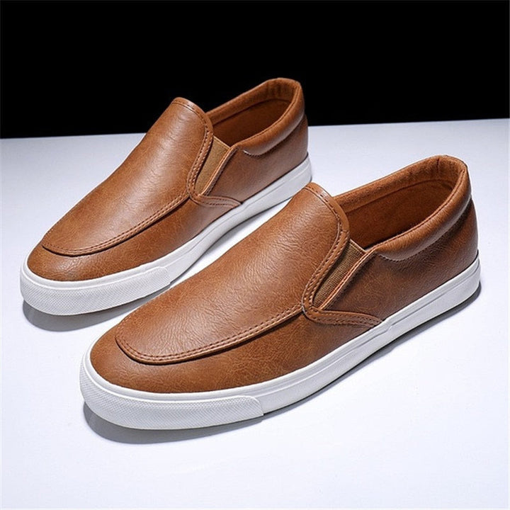 Mænds læder slip-on mokkasiner, stilfuldt design, kvalitetsskind, gummisål, velegnet til hverdagsbrug og fest.
