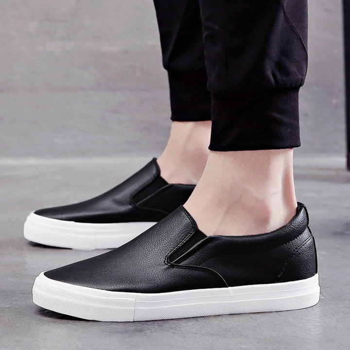 Mænds læder slip-on mokkasiner, stilfuldt design, kvalitetsskind, gummisål, velegnet til hverdagsbrug og fest.
