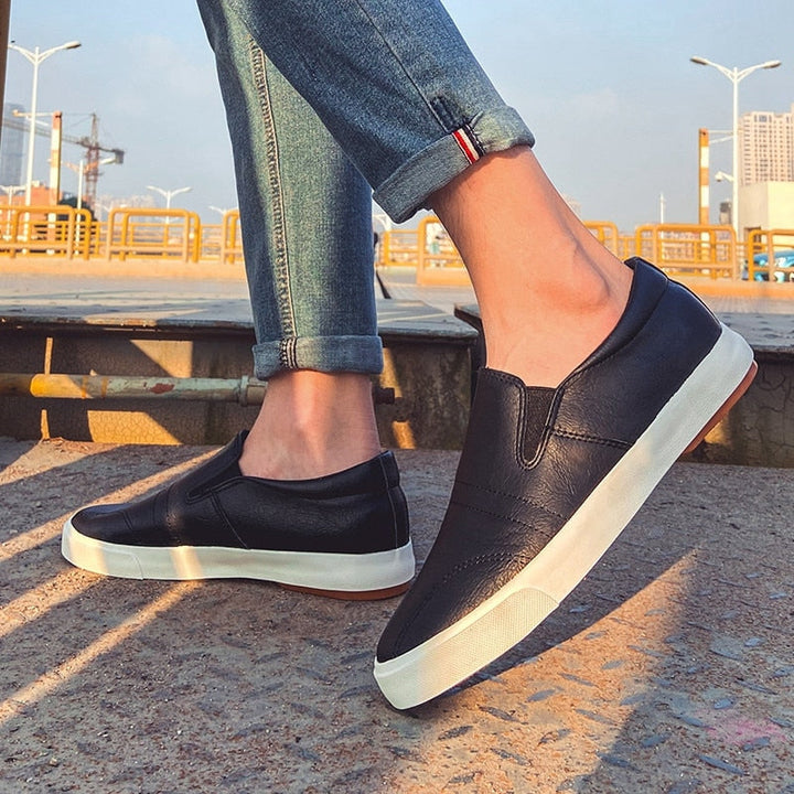 Mænds læder slip-on mokkasiner, stilfuldt design, kvalitetsskind, gummisål, velegnet til hverdagsbrug og fest.
