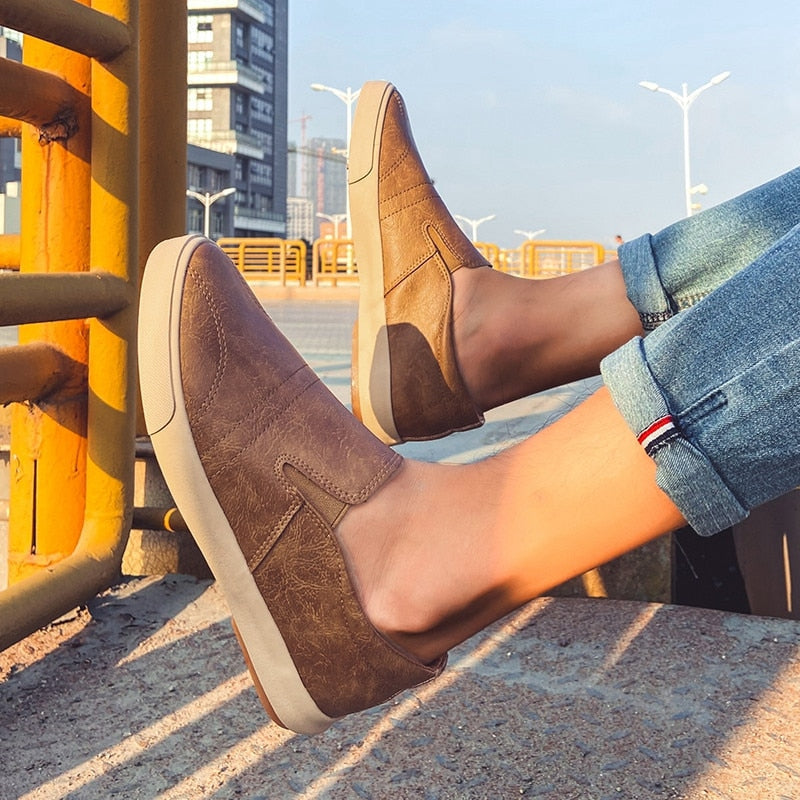 Mænds læder slip-on mokkasiner, stilfuldt design, kvalitetsskind, gummisål, velegnet til hverdagsbrug og fest.