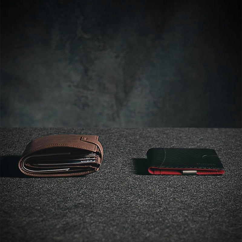 Mænds slanke RFID-sikrede ægte læder pung, 11 kortlommer, minimalistisk sort design.