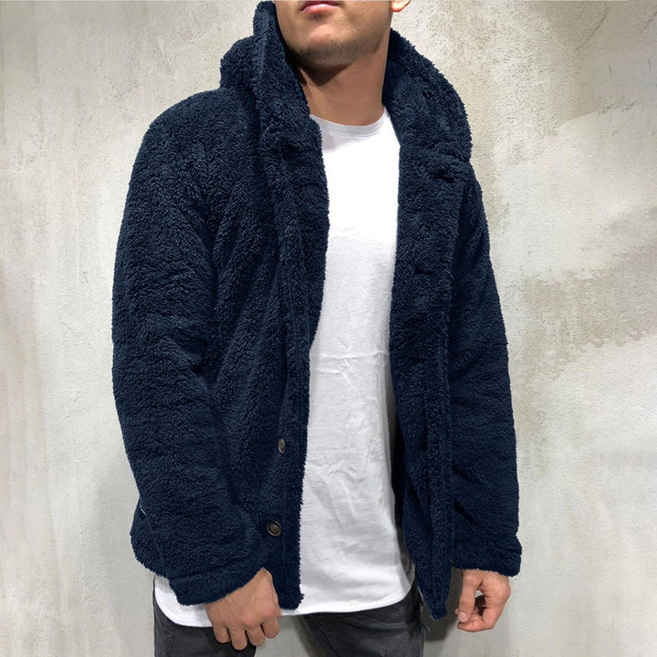 "Miesten pehmeä fleece-takki, rento tyyli, harmaa, yksinkertainen muotoilu, lämpöä tarjoava vaate ulkoiluun ja arkeen."