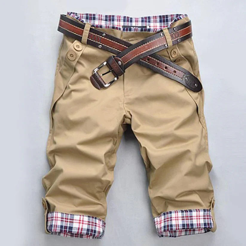 Miesten puuvilla cargo-shortsit, rento tyyli, beige väri, useita taskuja, kesäinen asuste mukavaan vapaa-ajan viettoon.
