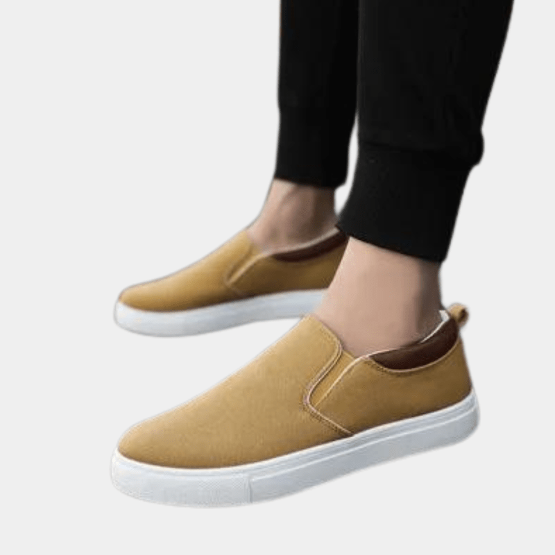 Herre komfortable slip-on sko, sort, letvægtskonstruktion, uden snørebånd, velegnet til hverdagsbrug og afslappede outfits.