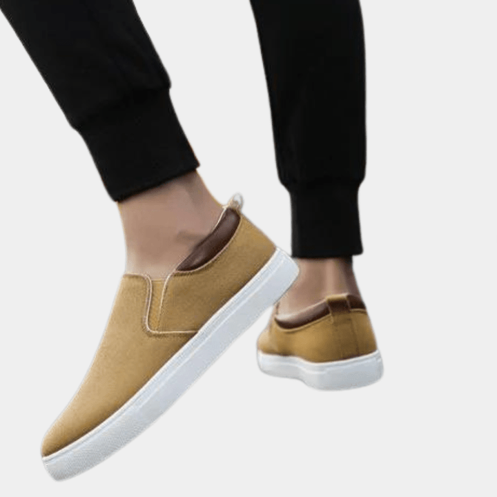 Herre komfortable slip-on sko, blå, letvægtskonstruktion, uden snørebånd, velegnet til hverdagsbrug og afslappede outfits.