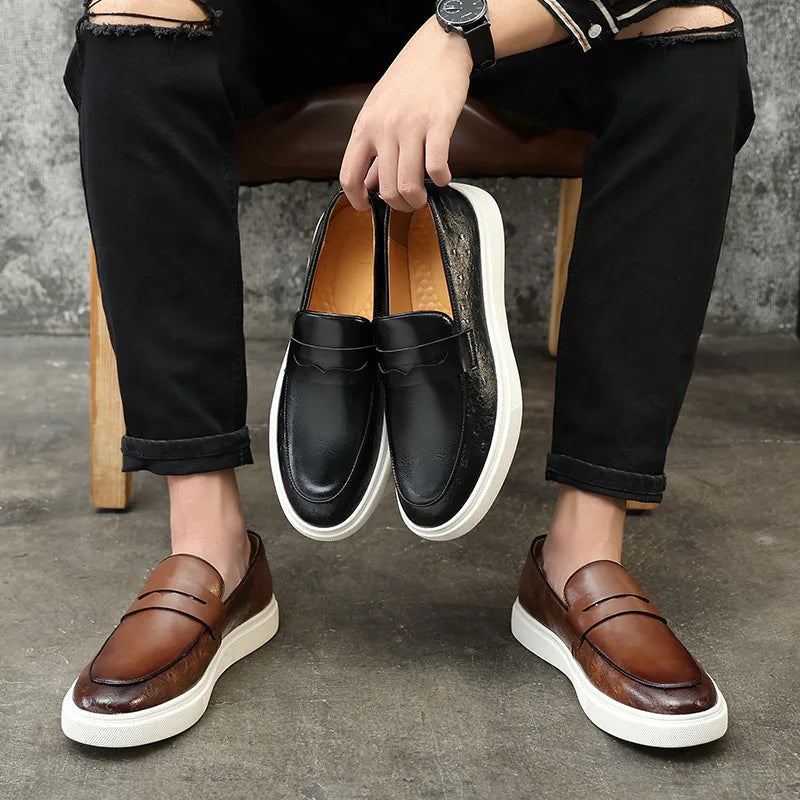 "Miesten retro käärmeennahkaiset munkkikengät, slip-on malli, ajaton brittiläinen tyyli, musta kuvioitu nahka"